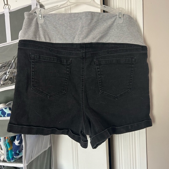 Thyme maternity Jean shorts - Picture 6 of 6